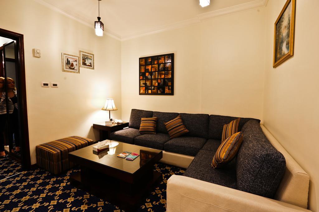 Al Thuraya Hotel Amman Oda fotoğraf